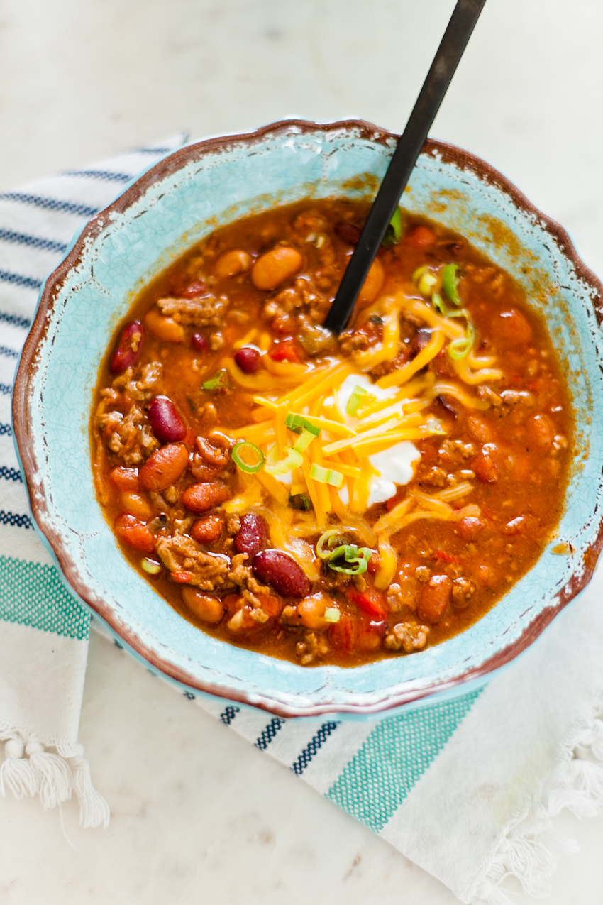 How To Host a Cozy Chilli Night With Friends - HSN Blogs